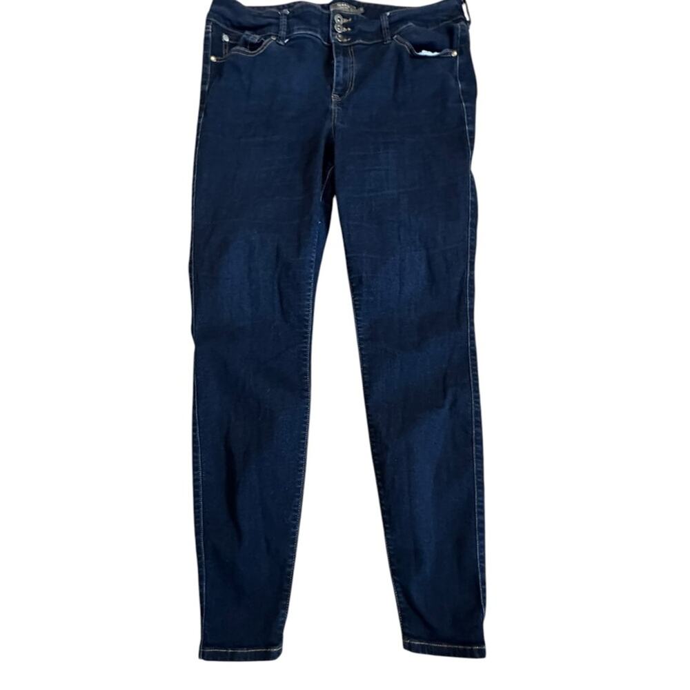 [SOLD] Torrid Bombshell Jeans 20 XT Skinny Jeans Extra Tall
